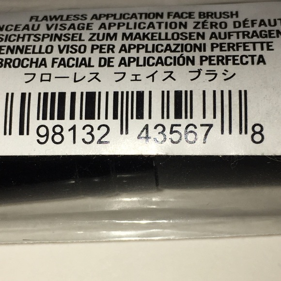 BareMinerals flawless application face brush new sealed in package! - Picture 5 of 5